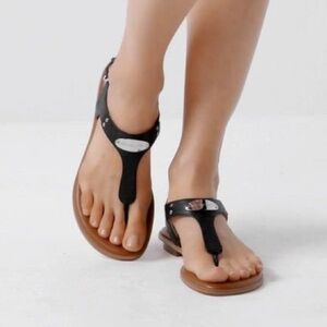 MICHAEL Michael Kors MK Plate Flat Thong Sandals
